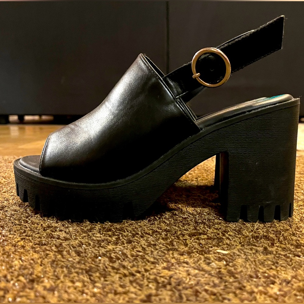 Steve Madden 90’s Platforms